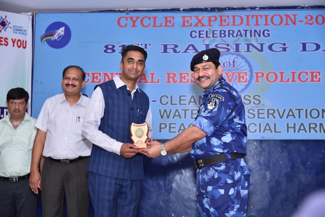 FELICITATION OF CRPF CYCLE RALLY