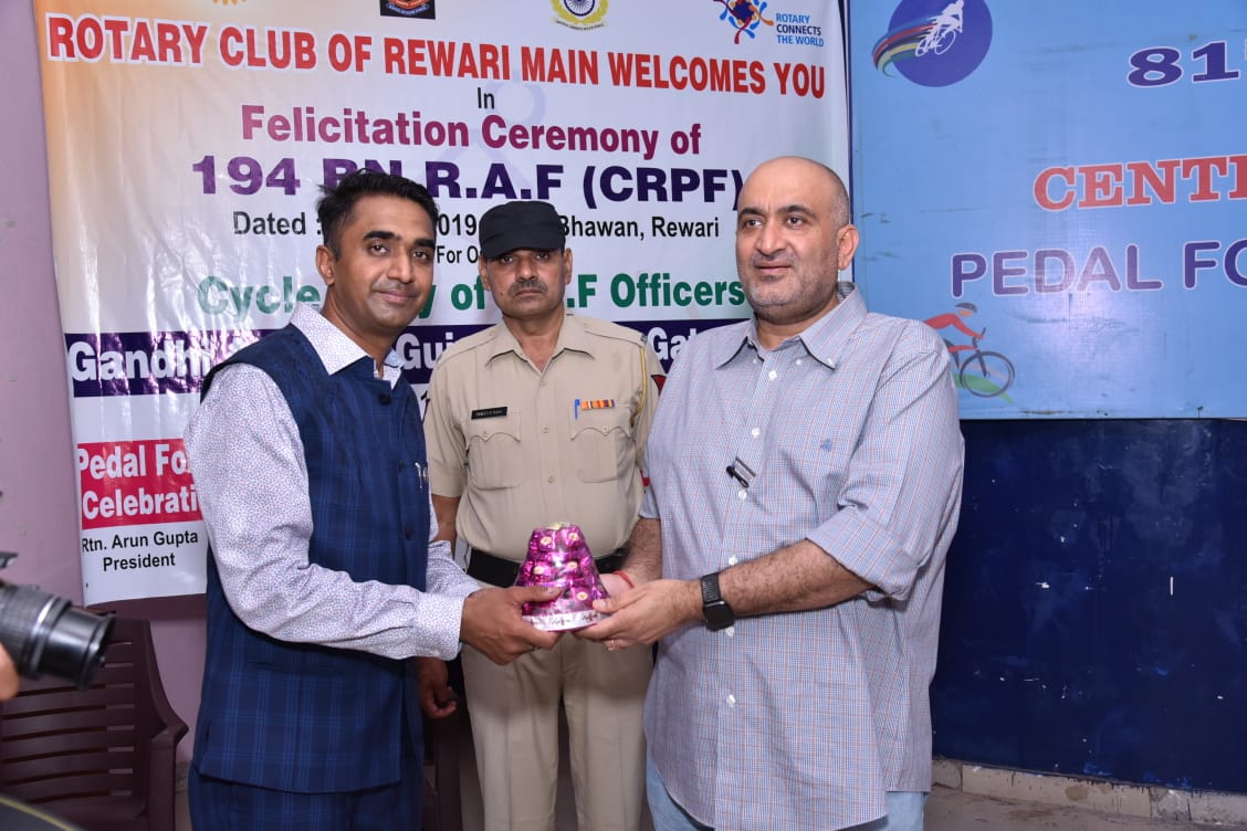 FELICITATION OF CRPF CYCLE RALLY