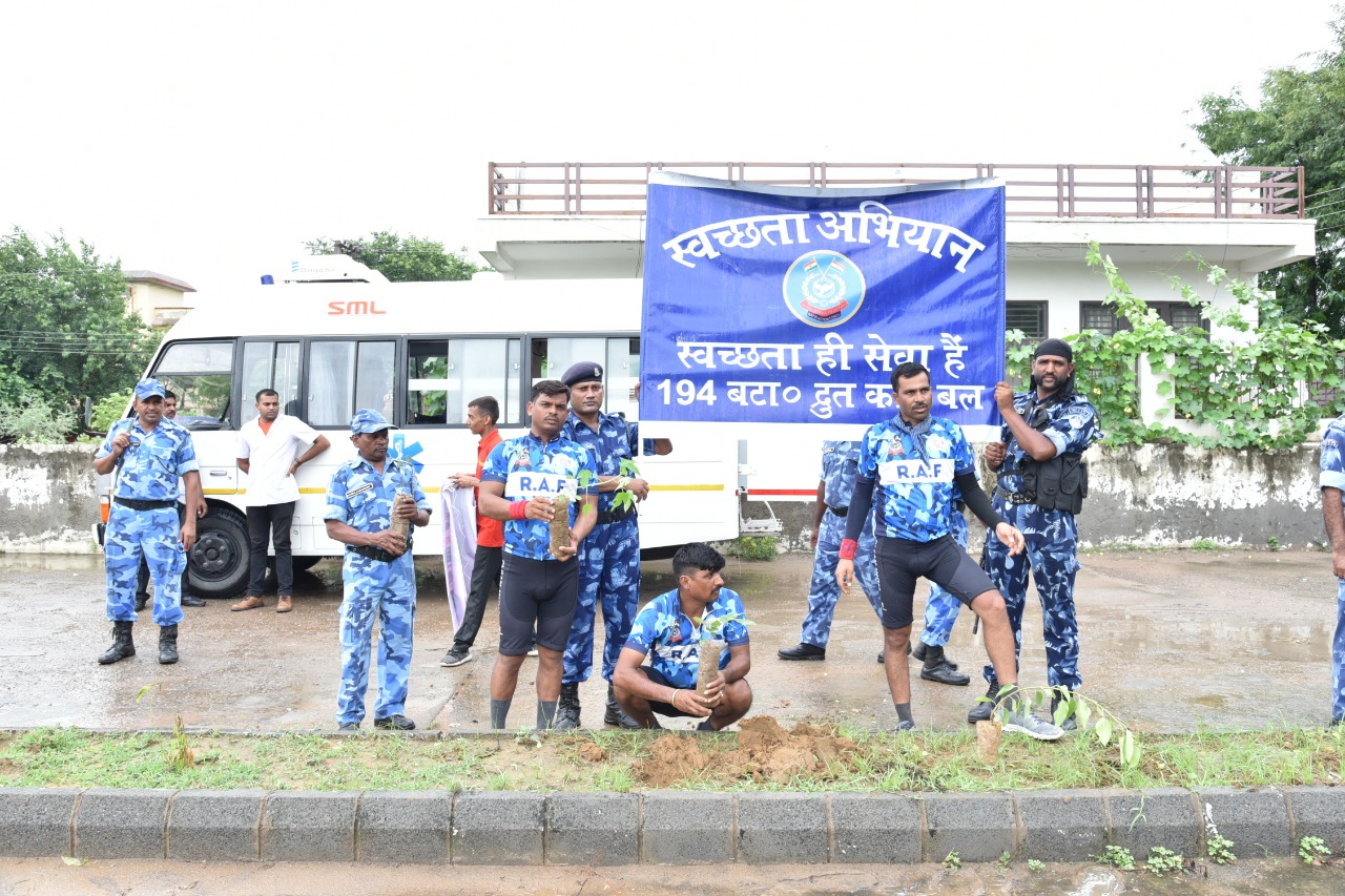 FELICITATION OF CRPF CYCLE RALLY