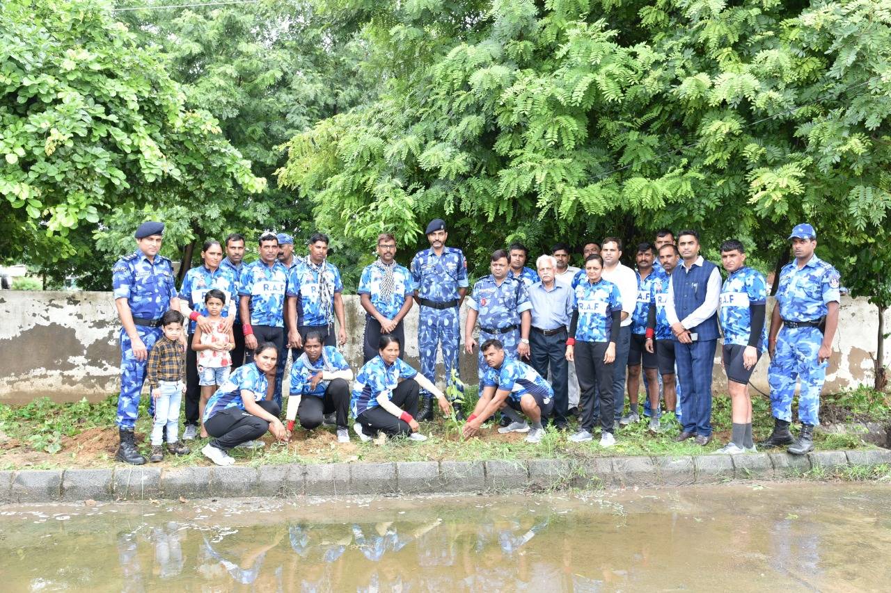 FELICITATION OF CRPF CYCLE RALLY