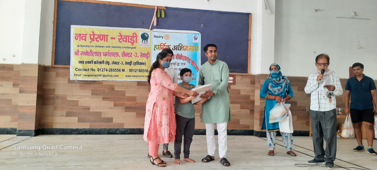 DISTRIBUTION OF STUDY MATERIAL AT ROTARY NAVPRERNA VOCATIONAL CENTRE AND NAVPRERNA REWARI